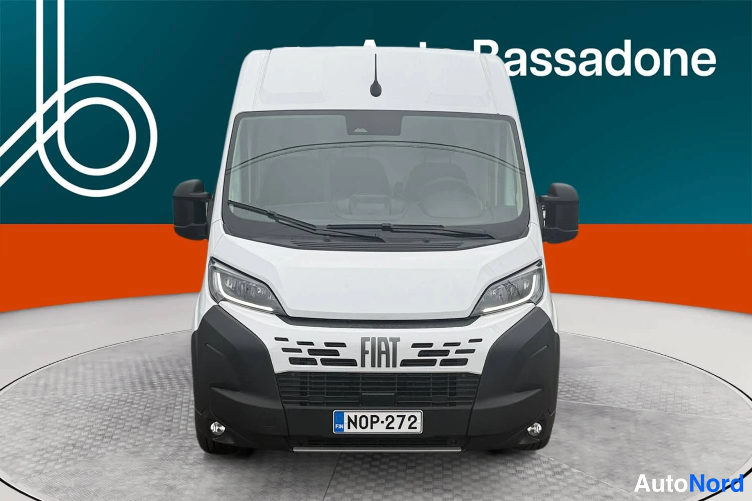 Valkoinen Fiat Ducato 2026, edestä, kuva 4