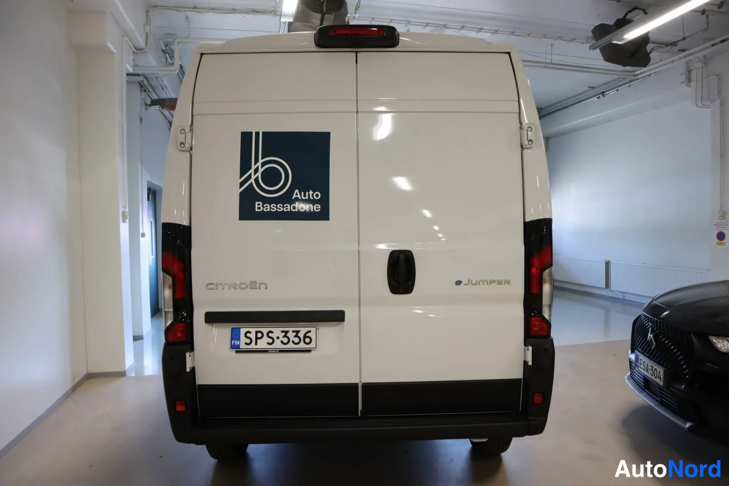 Valkoinen Citroen jumper 2024, takaa, kuva 5