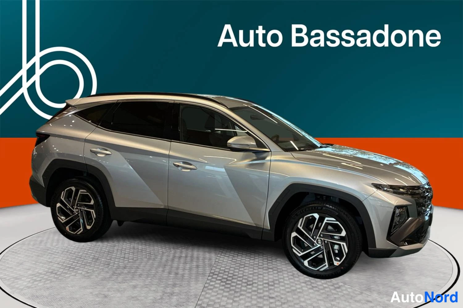 Hopea Hyundai Tucson 2026, etuviisto, keula oikealle, kuva 2