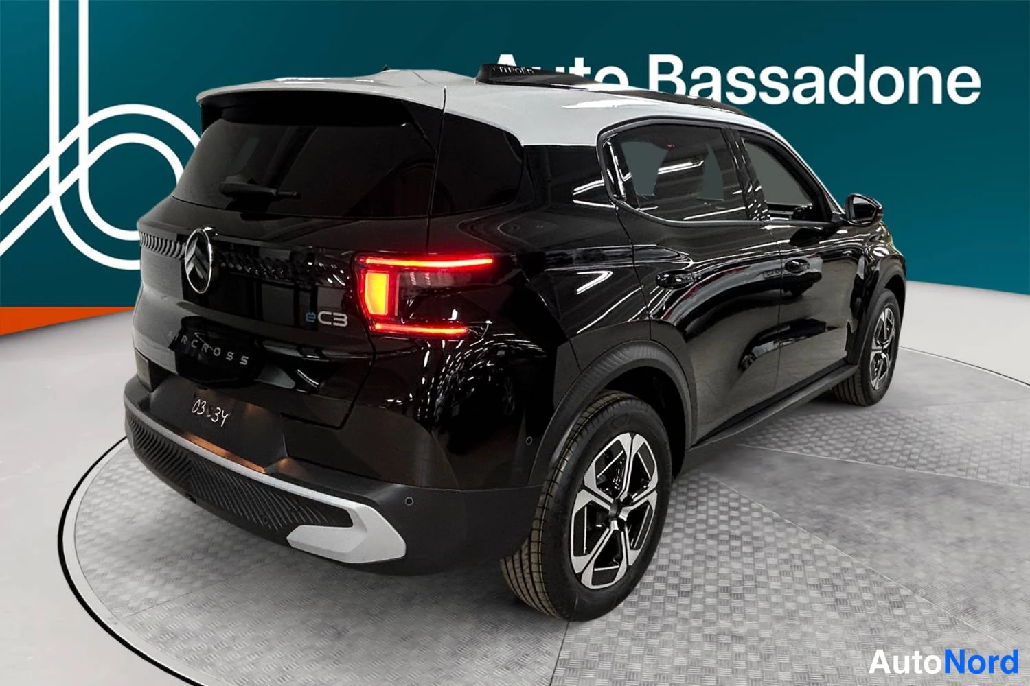 Musta Citroen E-c3 aircross 2026, takaviisto, kuva 7