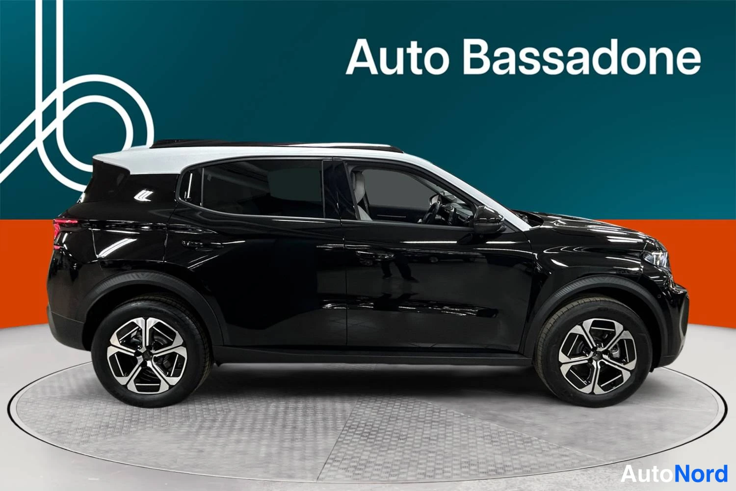 Musta Citroen E-c3 aircross 2026, sivulta, kuva 5