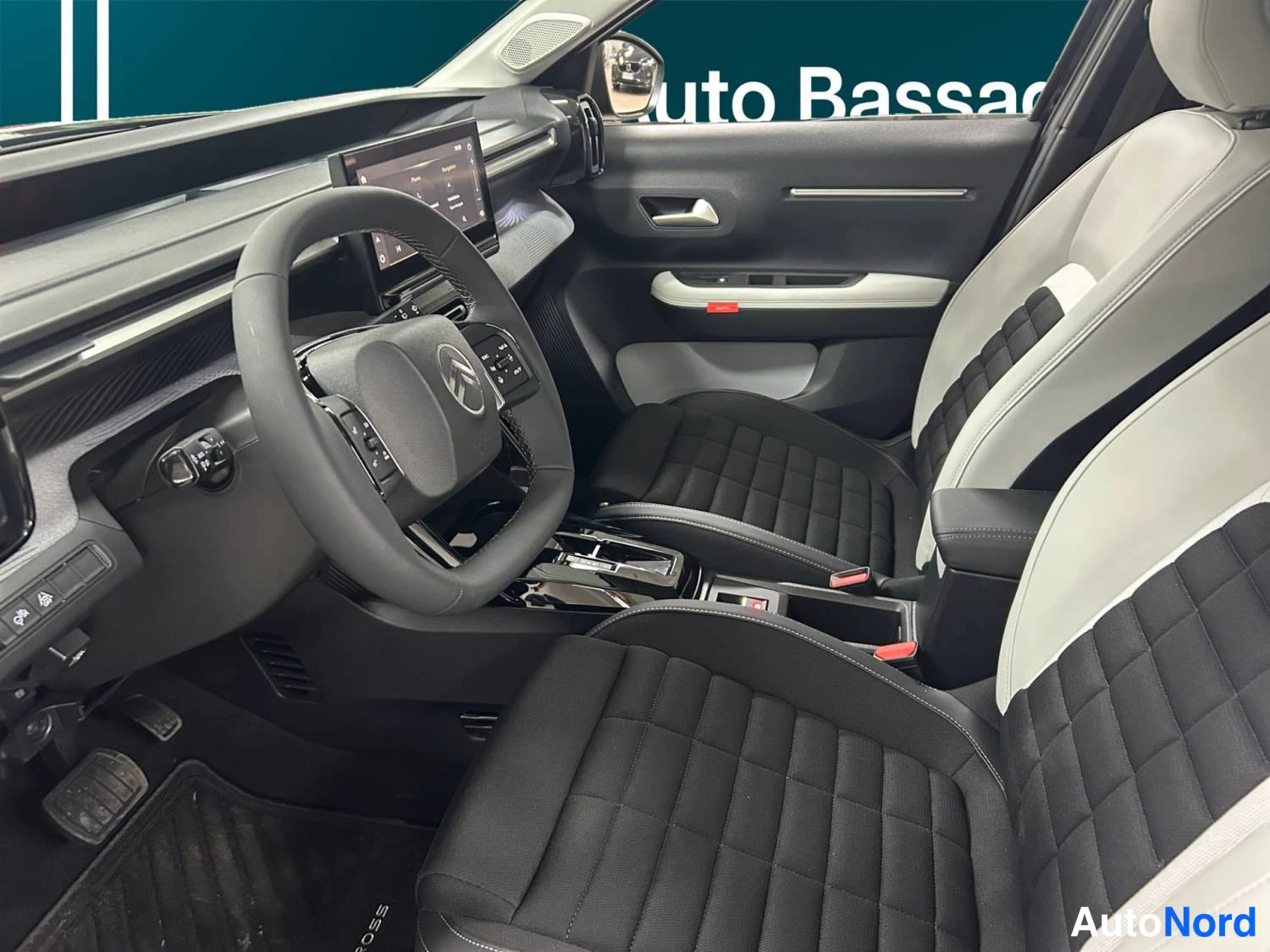 Musta Citroen E-c3 aircross 2026, kuva 10