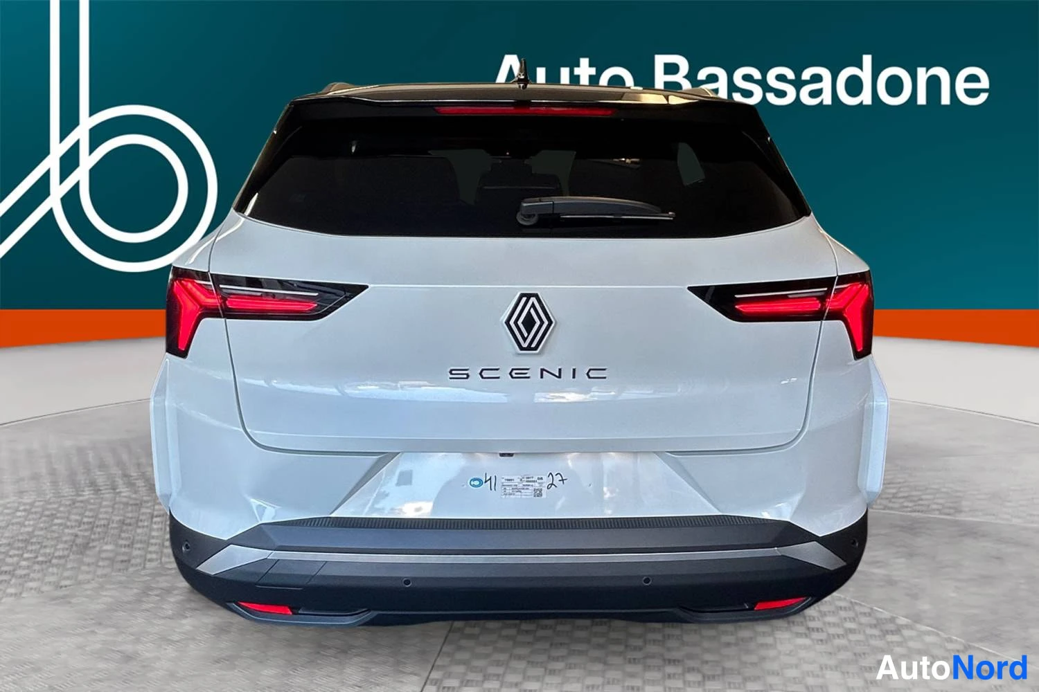 Vit Renault Scenic E-Tech electric 2026, bakifrån, bild 8