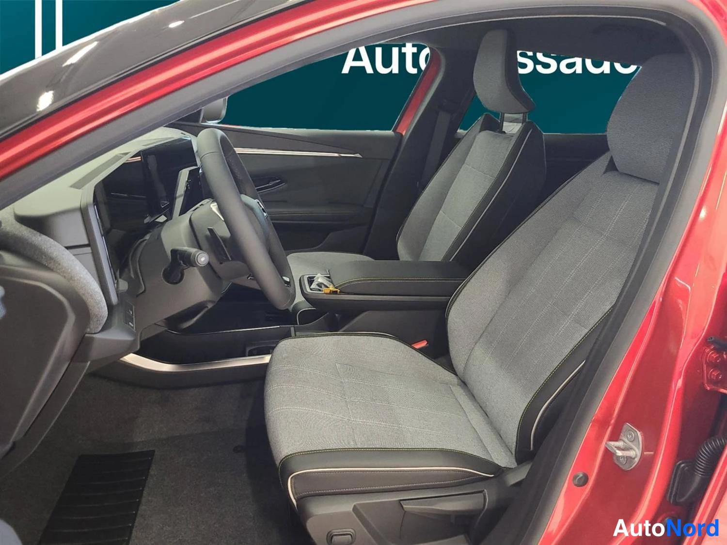 Punainen Renault Scenic E-Tech electric 2026, kuva 11