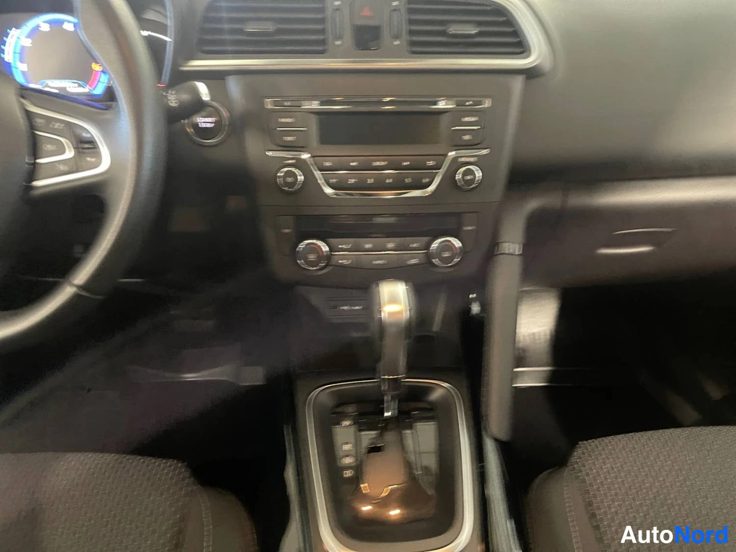 Sininen Renault Kadjar 2017, kuva 11