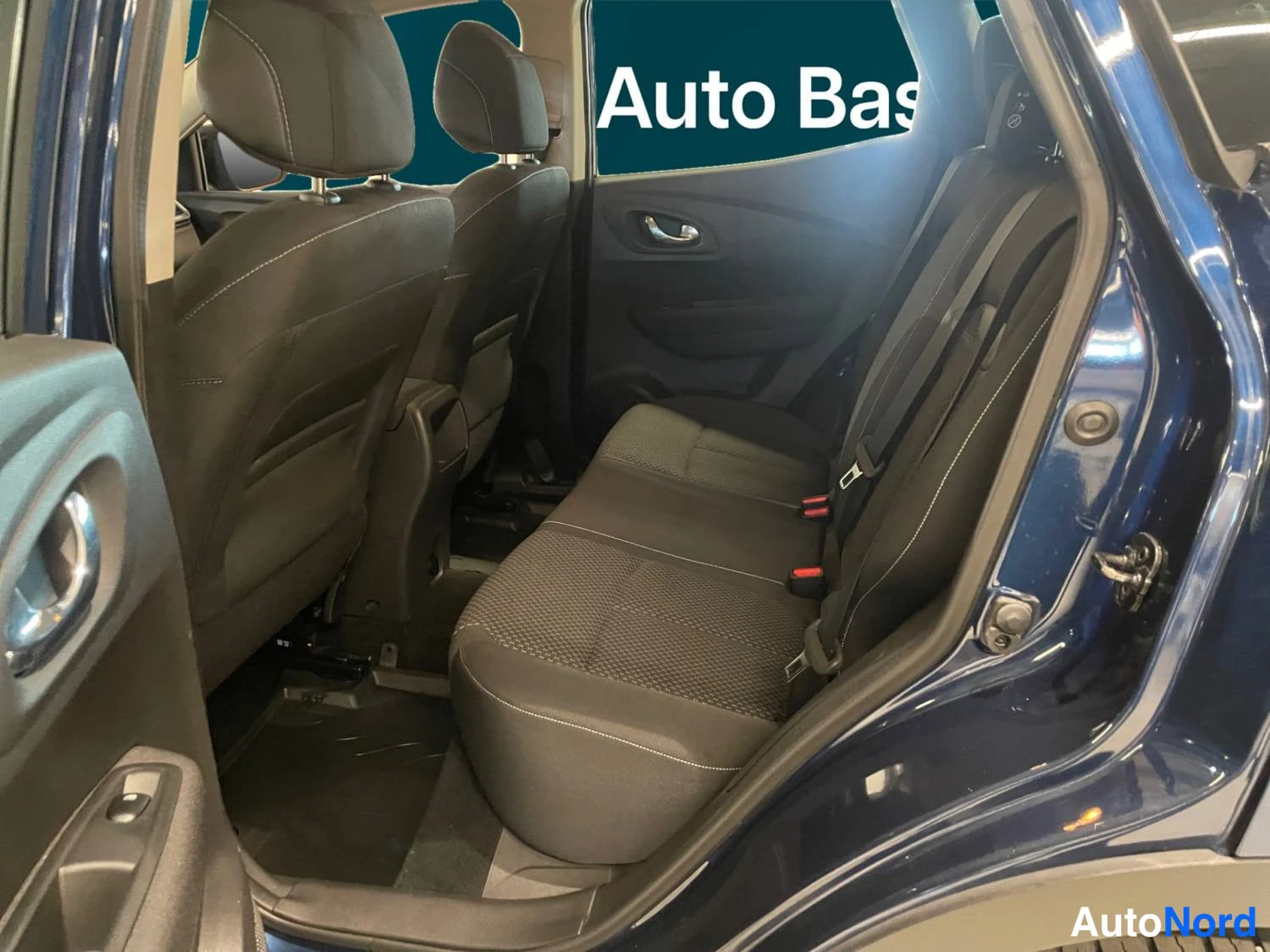 Sininen Renault Kadjar 2017, kuva 20