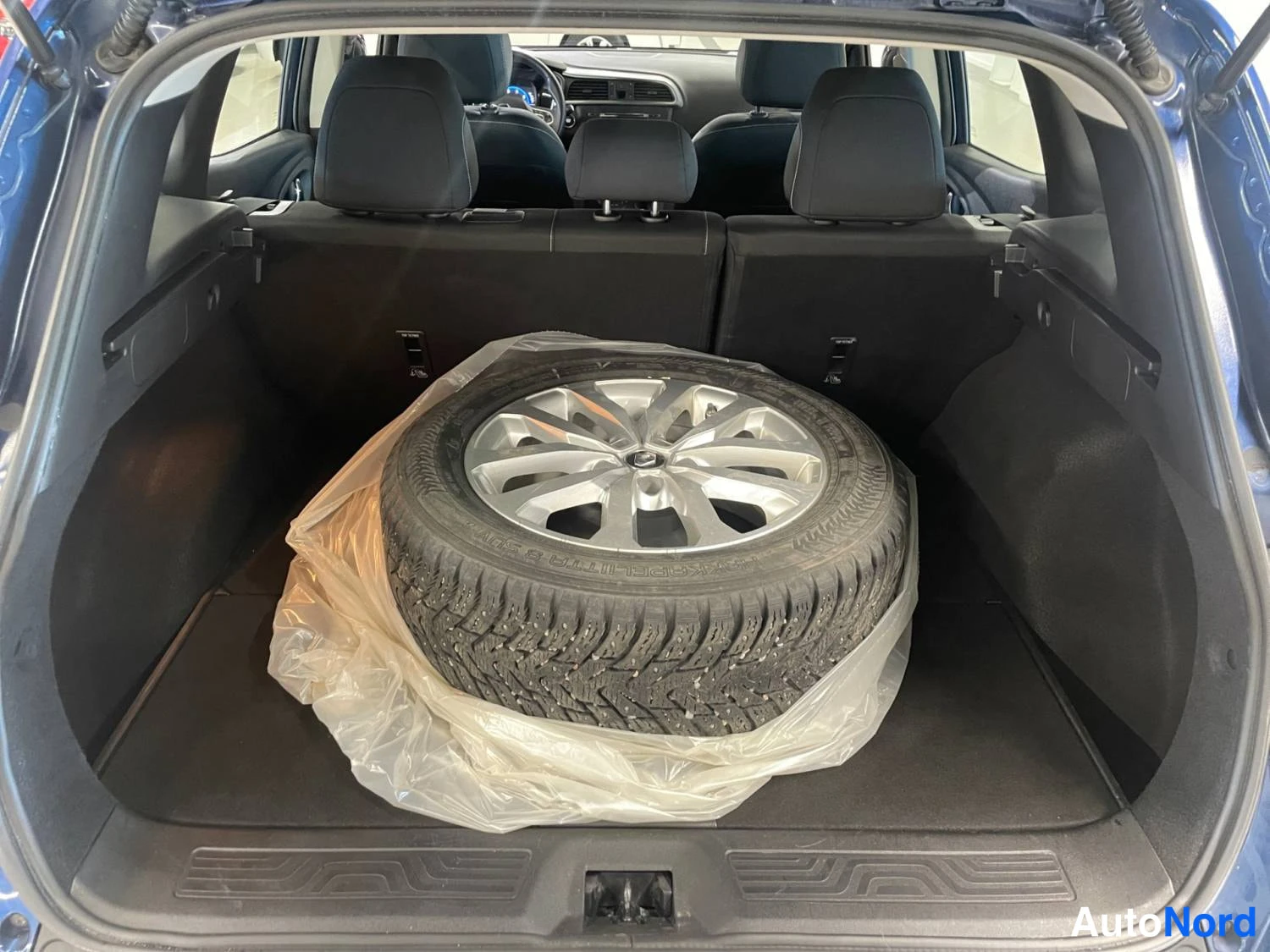 Sininen Renault Kadjar 2017, kuva 21