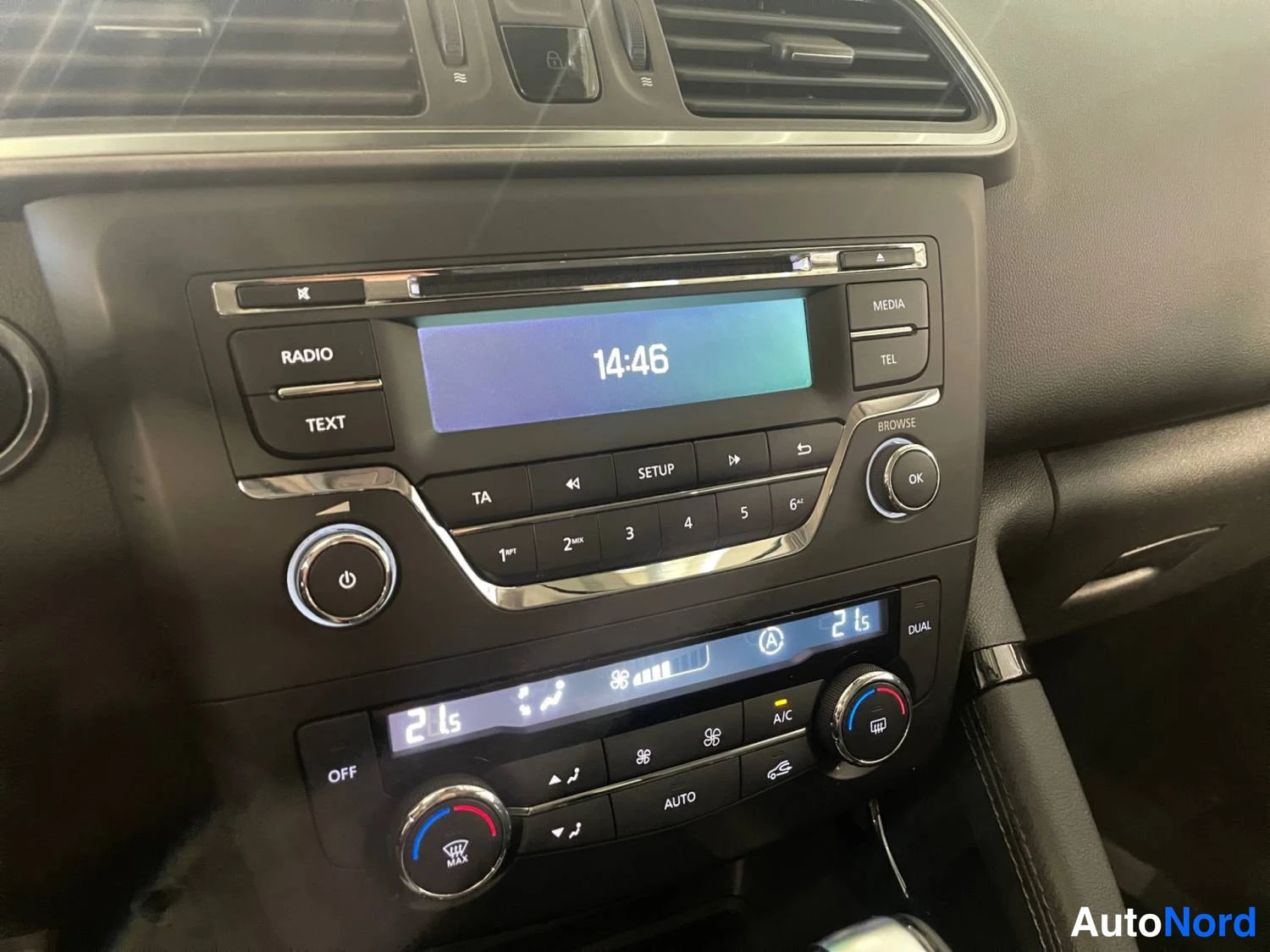 Sininen Renault Kadjar 2017, kuva 17