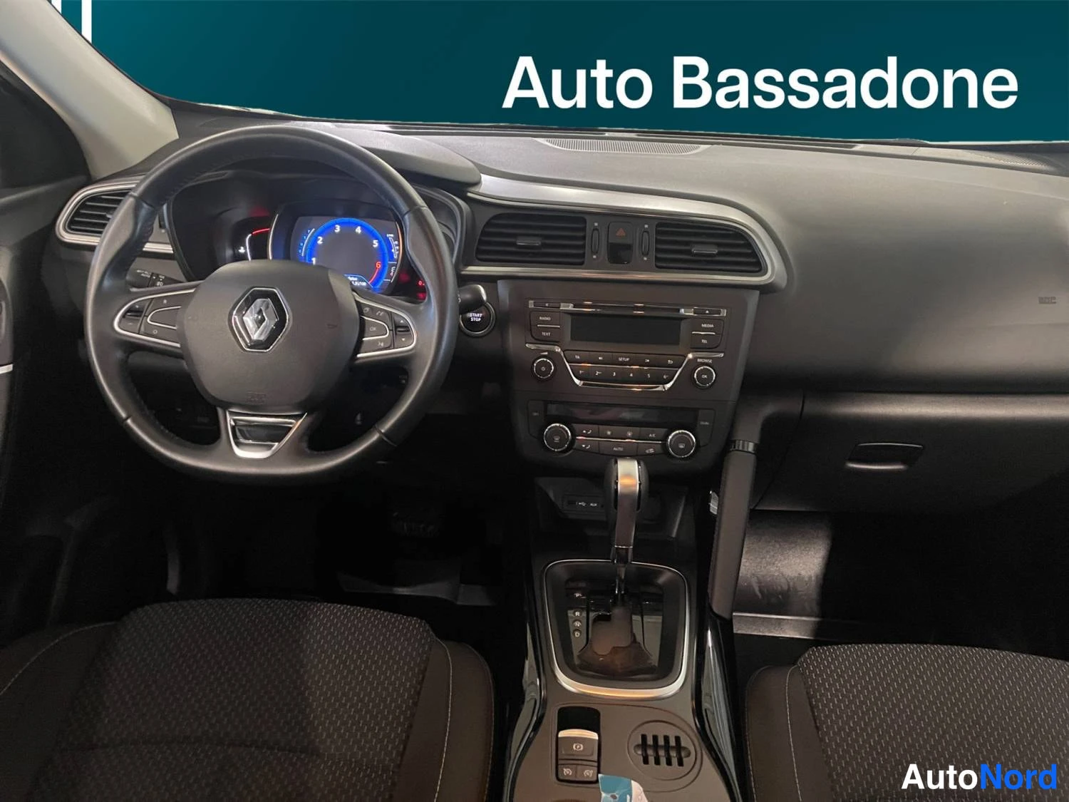Sininen Renault Kadjar 2017, kuva 10