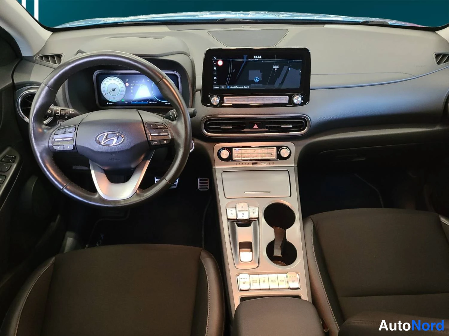 Sininen Hyundai Kona electric 2021, ohjaamo, kuva 9