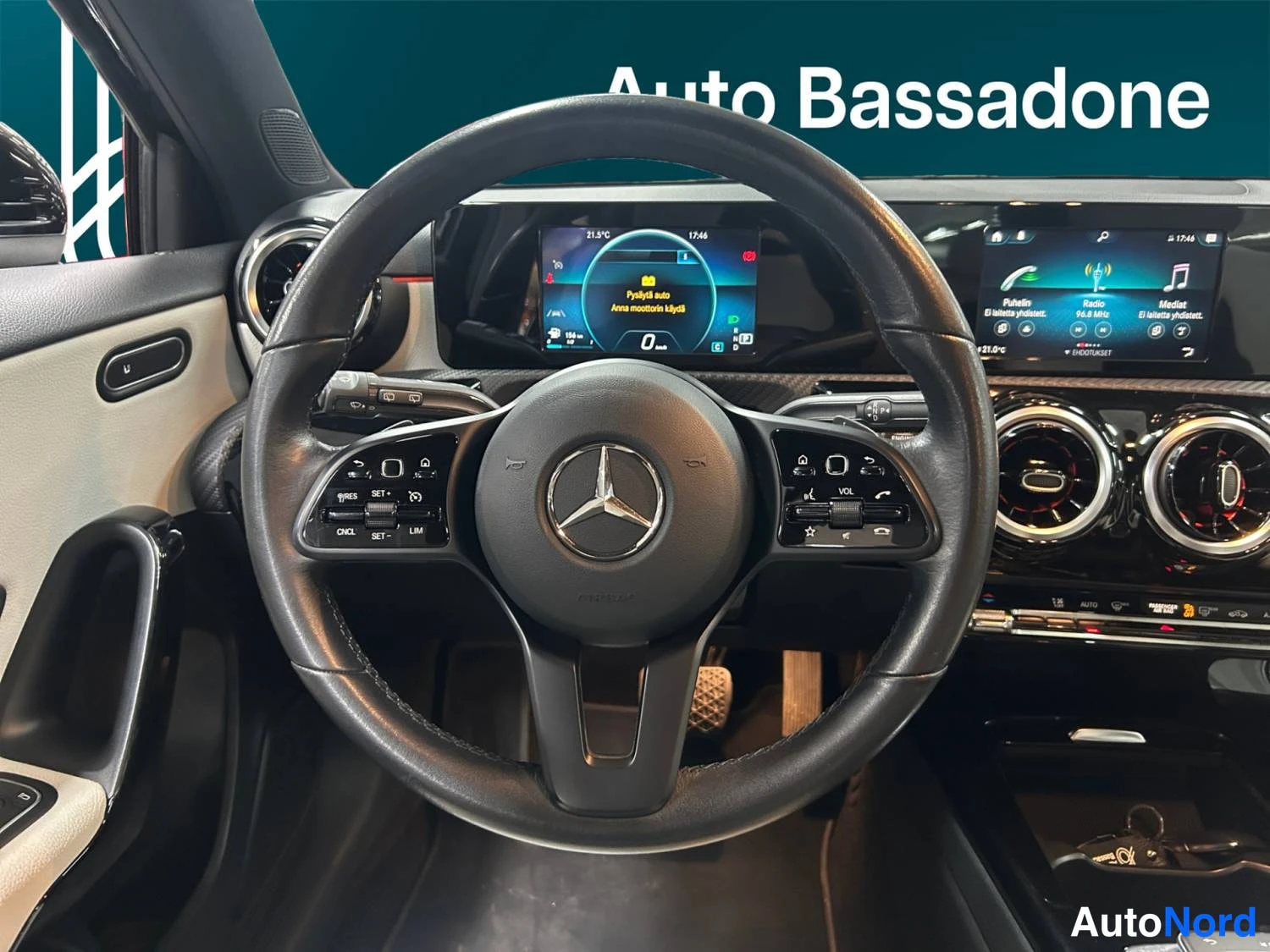 Musta Mercedes-Benz A 180 2019, kuva 13