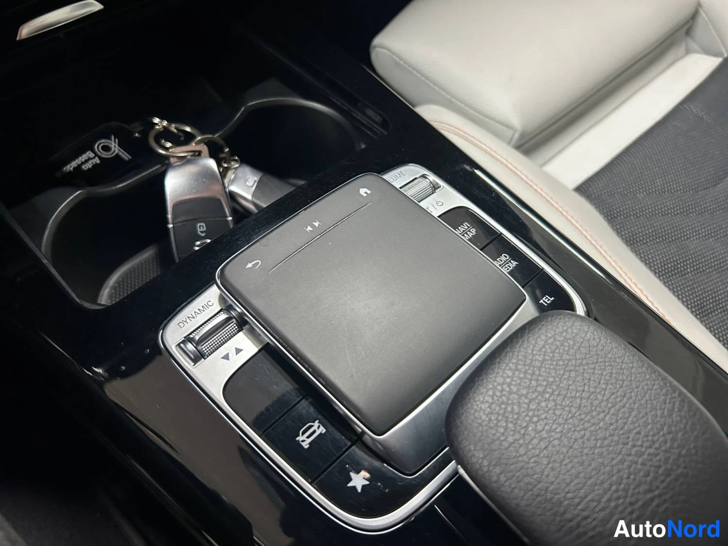 Musta Mercedes-Benz A 180 2019, kuva 16