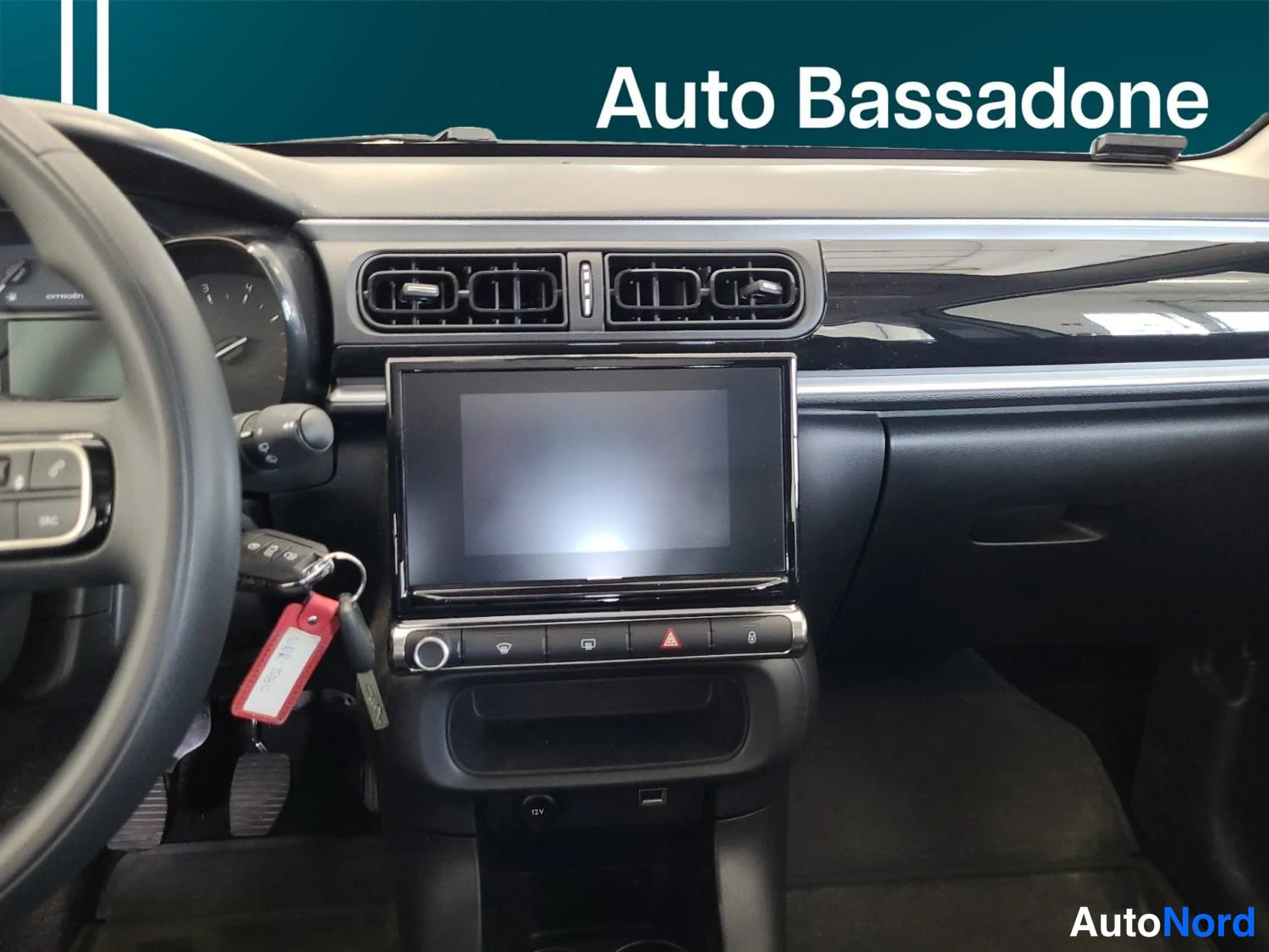 Valkoinen Citroen C3 2019, kuva 24