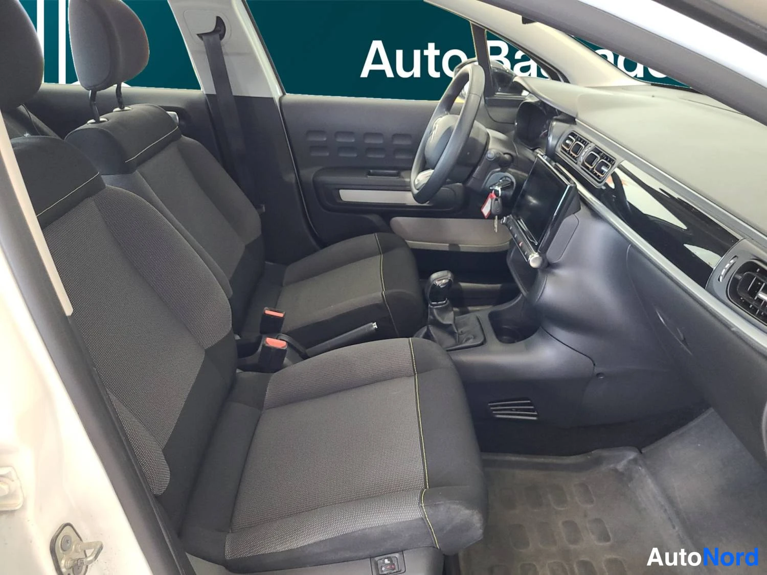 Valkoinen Citroen C3 2019, kuva 14