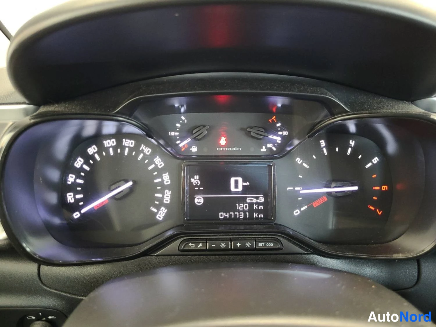 Valkoinen Citroen C3 2019, kuva 18