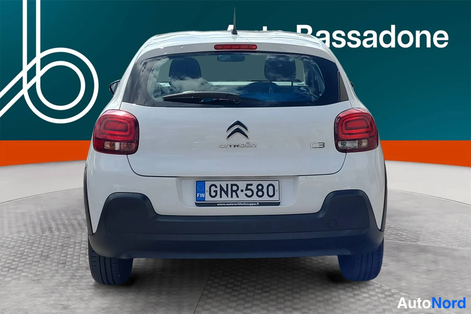 Valkoinen Citroen C3 2019, takaa, kuva 9