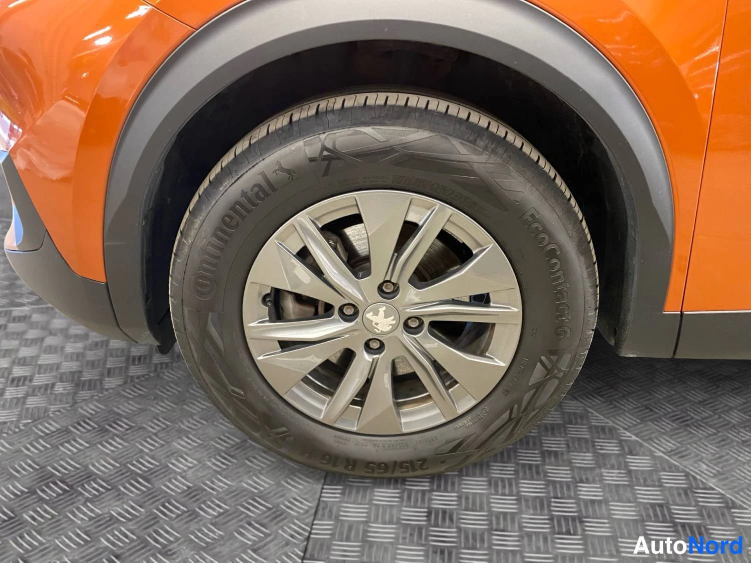Oranssi Peugeot E-2008 2023, kuva 15
