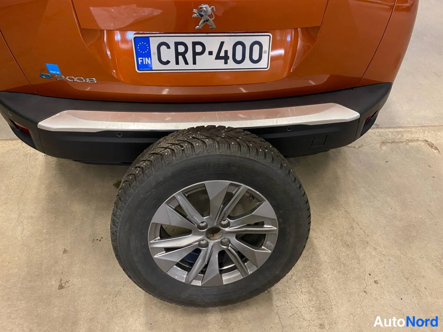 Oranssi Peugeot E-2008 2023, takaa, kuva 10