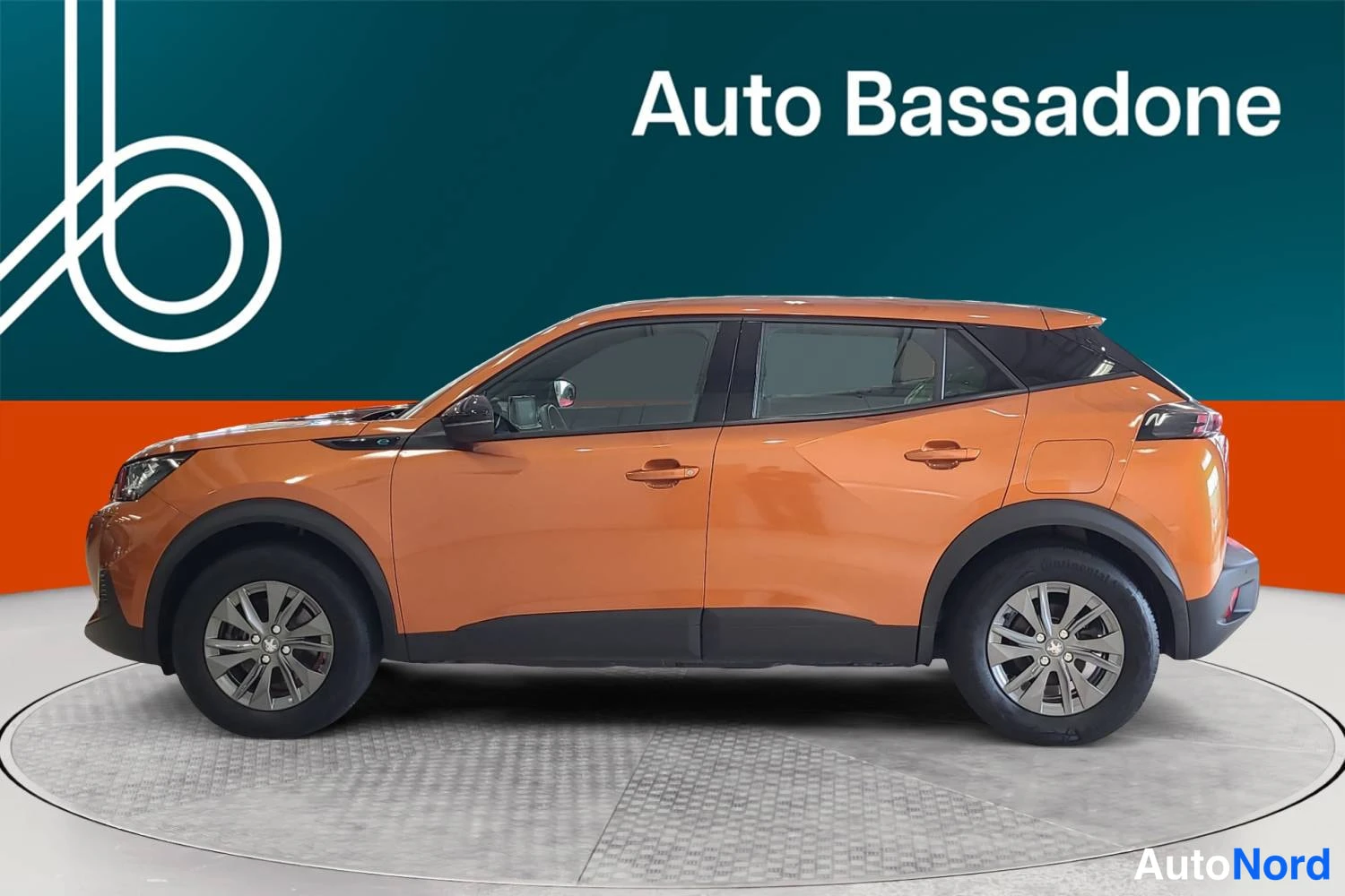 Oranssi Peugeot E-2008 2023, sivulta, kuva 5
