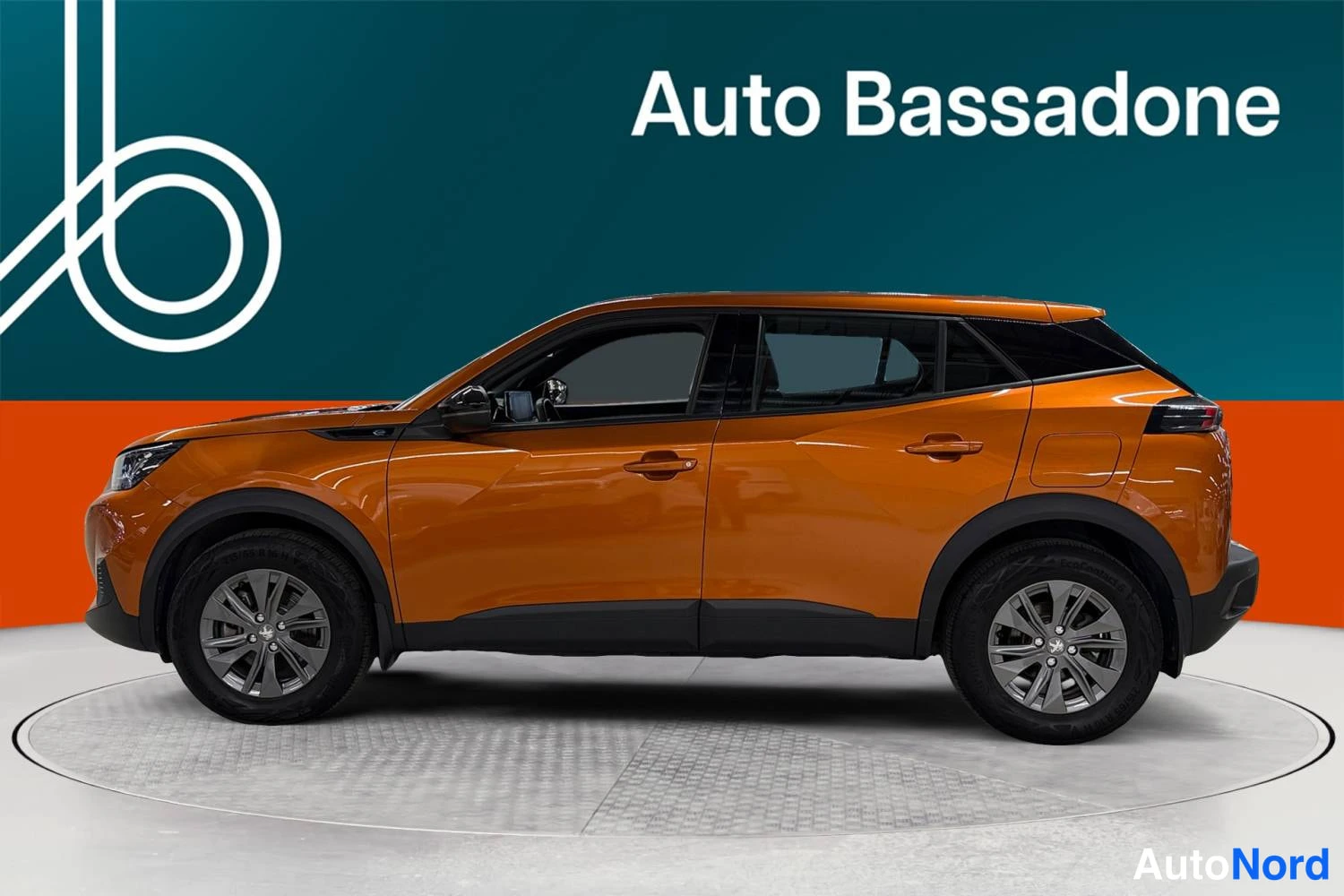 Oranssi Peugeot E-2008 2023, sivulta, kuva 5