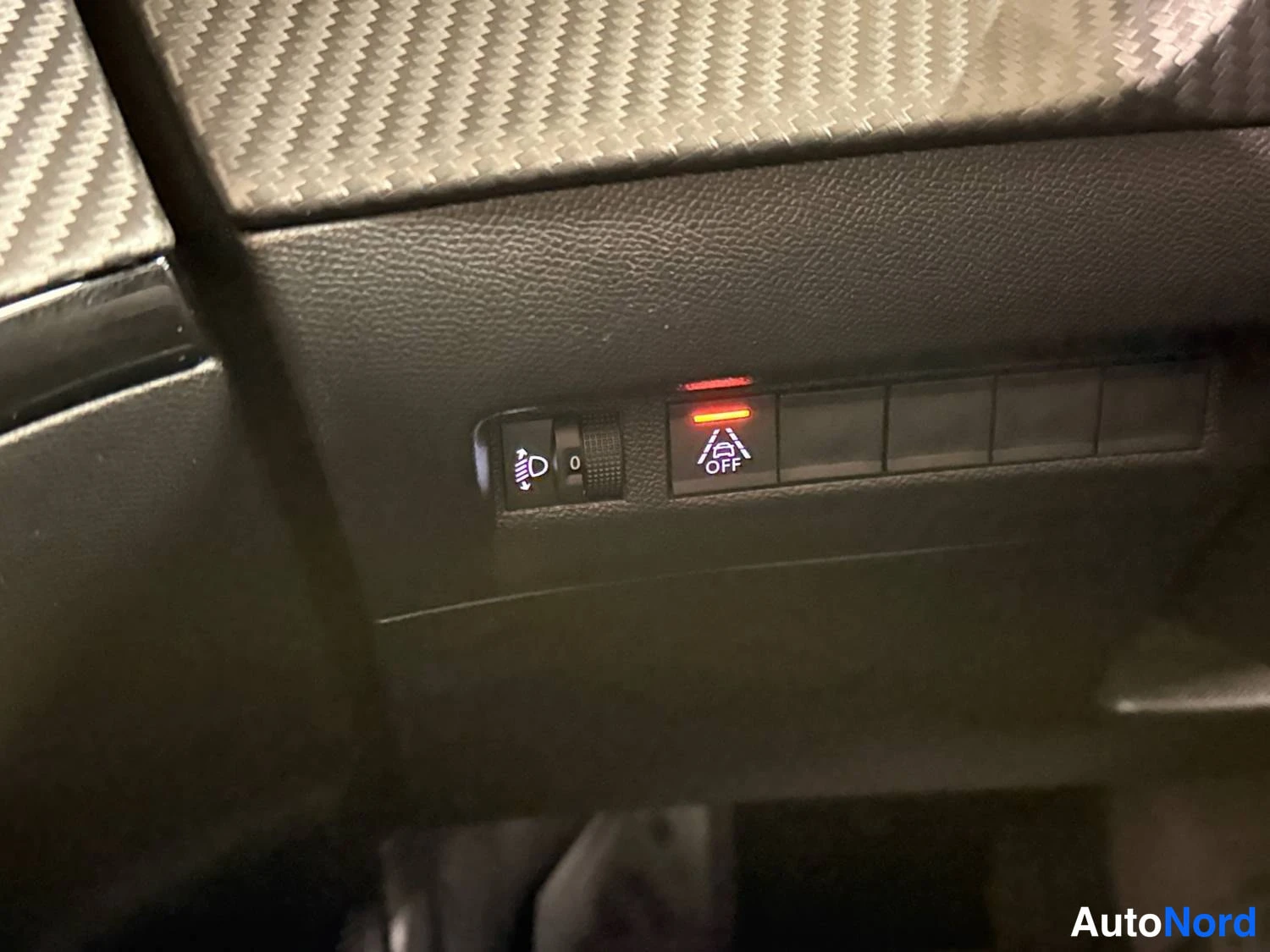 Oranssi Peugeot E-2008 2023, kuva 21
