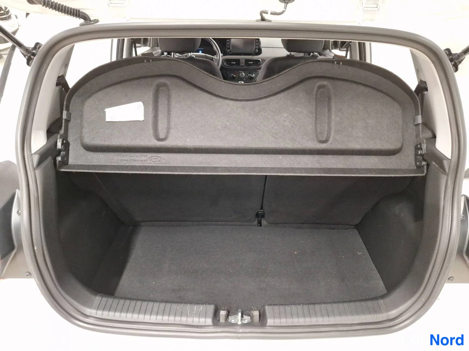 Valkoinen Hyundai I10 2023, kuva 15