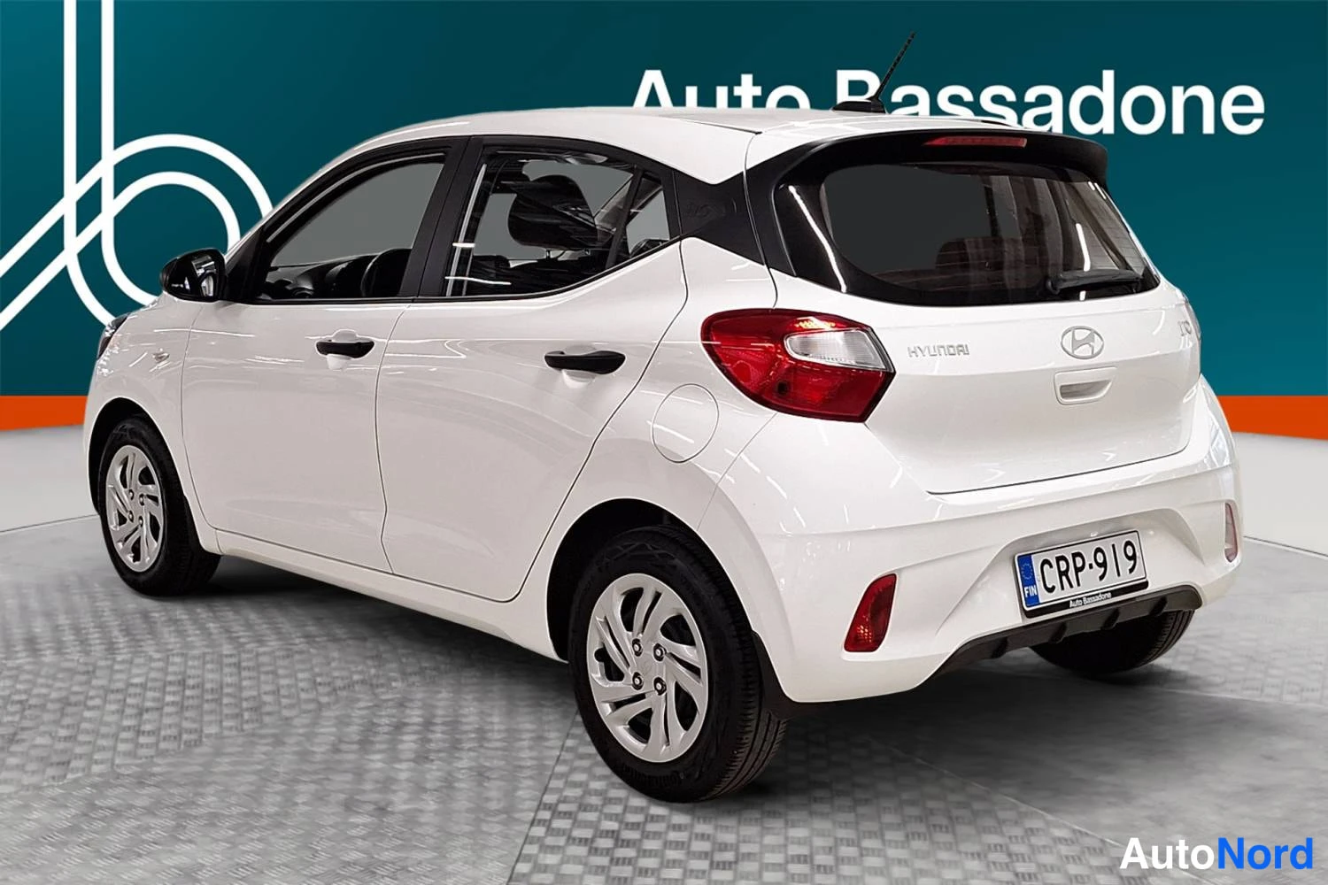Valkoinen Hyundai I10 2023, takaviisto, kuva 6