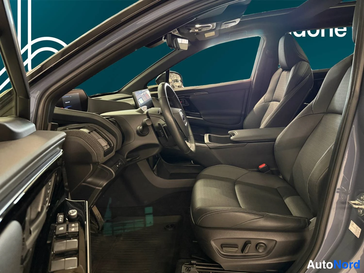 Harmaa Subaru Solterra 2022, kuva 11