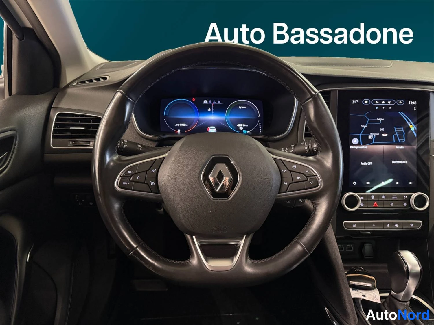 Valkoinen Renault Megane 2021, kuva 12