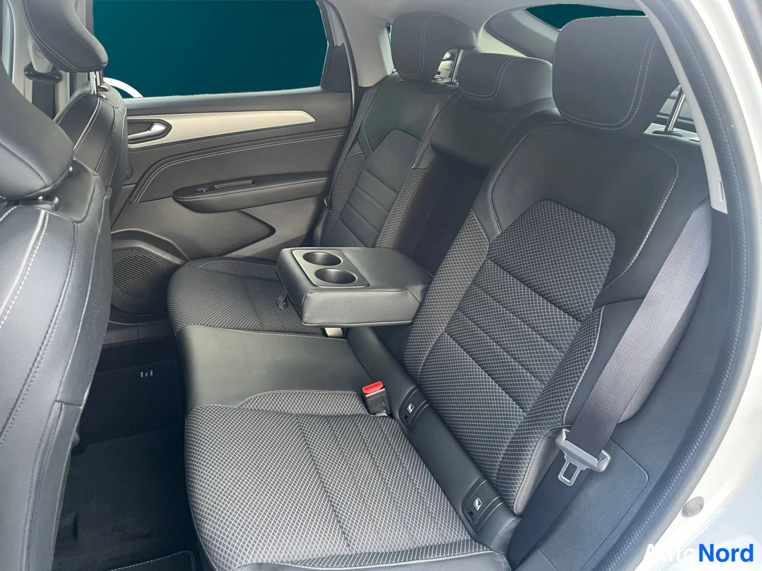Vit Renault Arkana E-TECH 2022, bild 13
