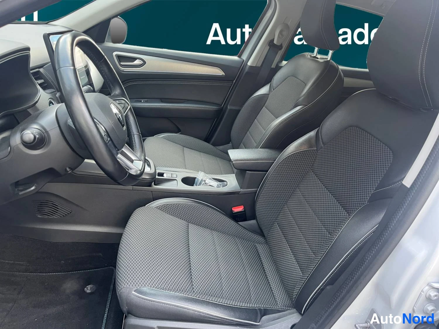 Vit Renault Arkana E-TECH 2022, bild 9