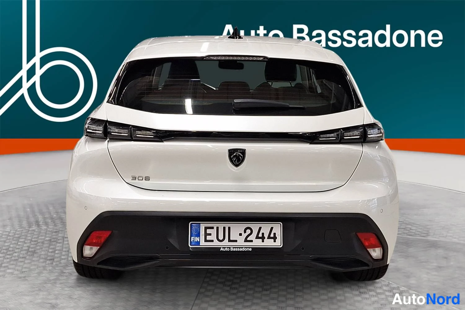 Valkoinen Peugeot 308 2022, takaa, kuva 8