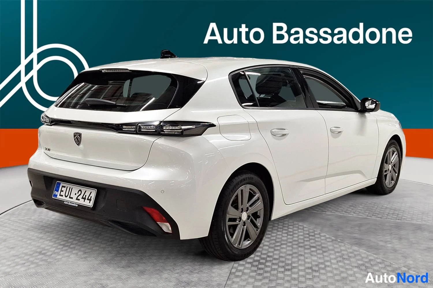 Valkoinen Peugeot 308 2022, takaviisto, kuva 7