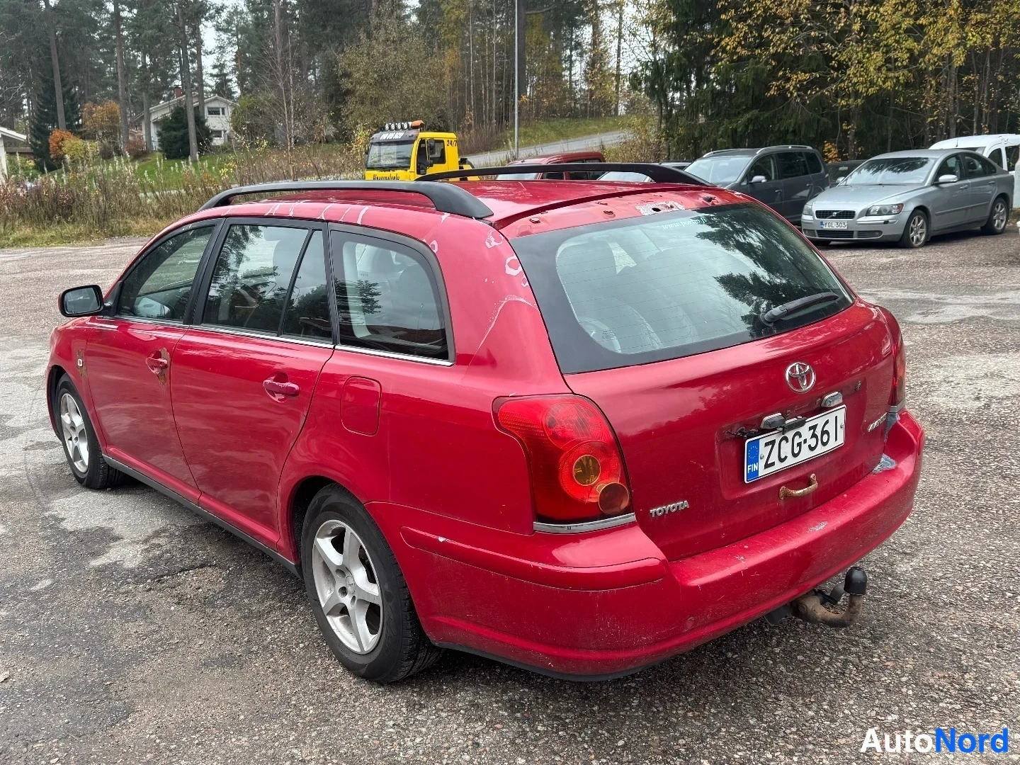 Red Toyota Avensis 2004, rear three-quarter, photo 8