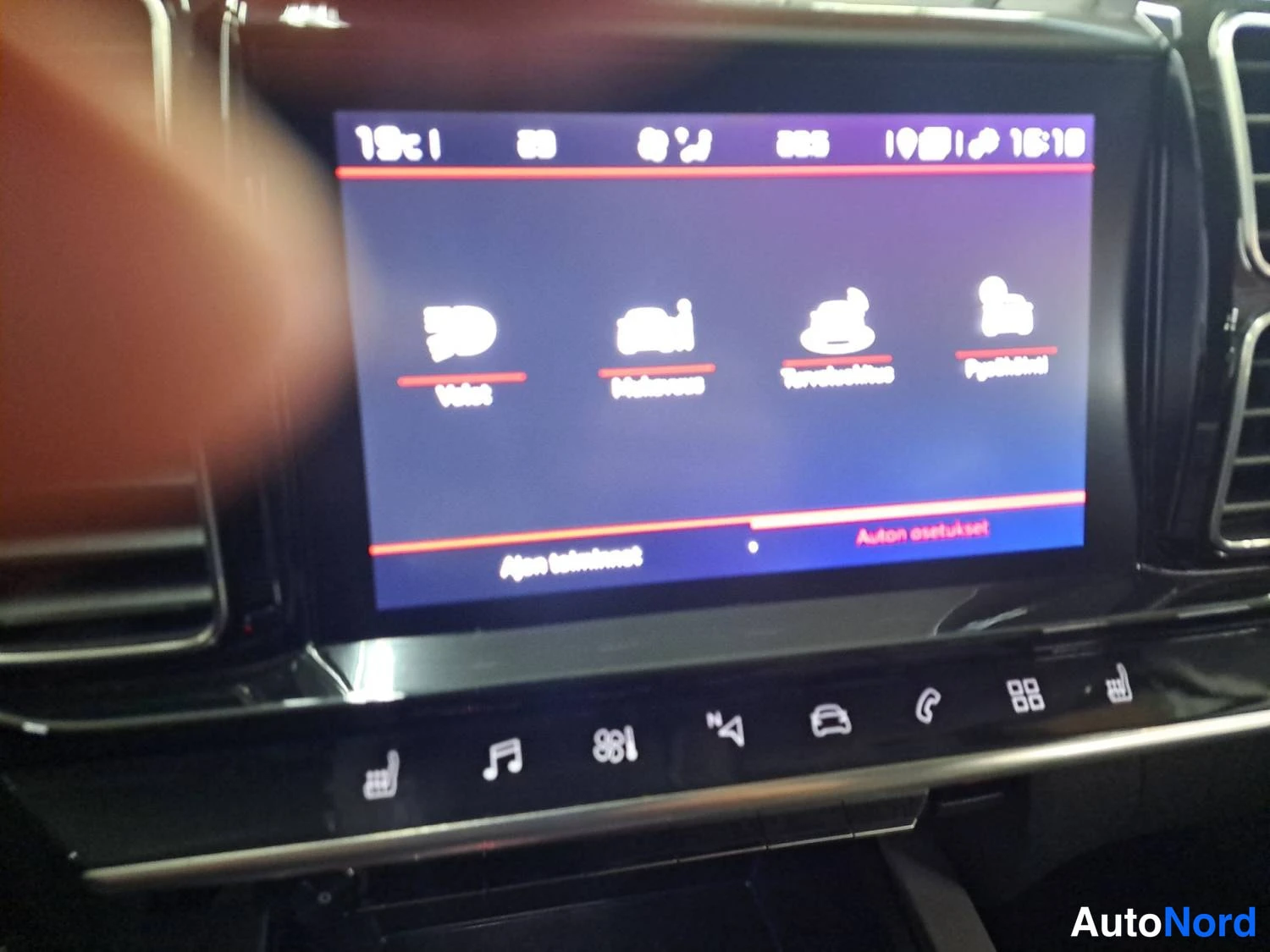 Valkoinen Citroen C5 aircross 2020, kuva 20