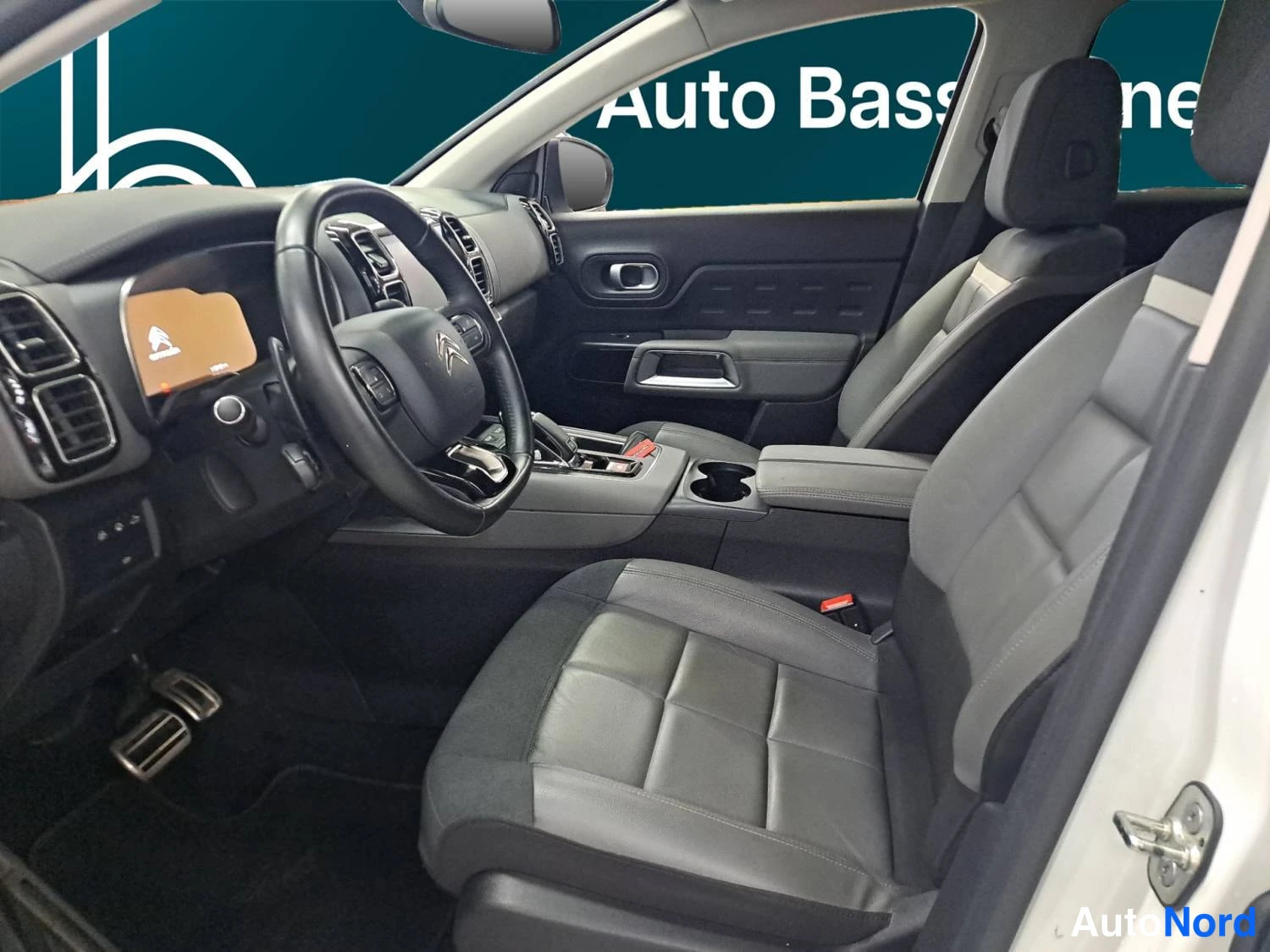 Valkoinen Citroen C5 aircross 2020, kuva 10