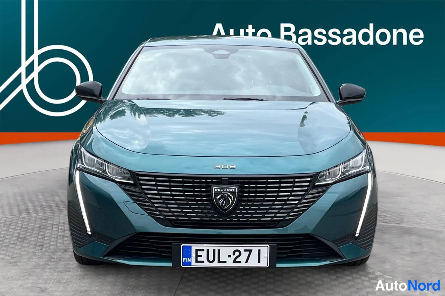 Sininen Peugeot 308 2022, edestä, kuva 4