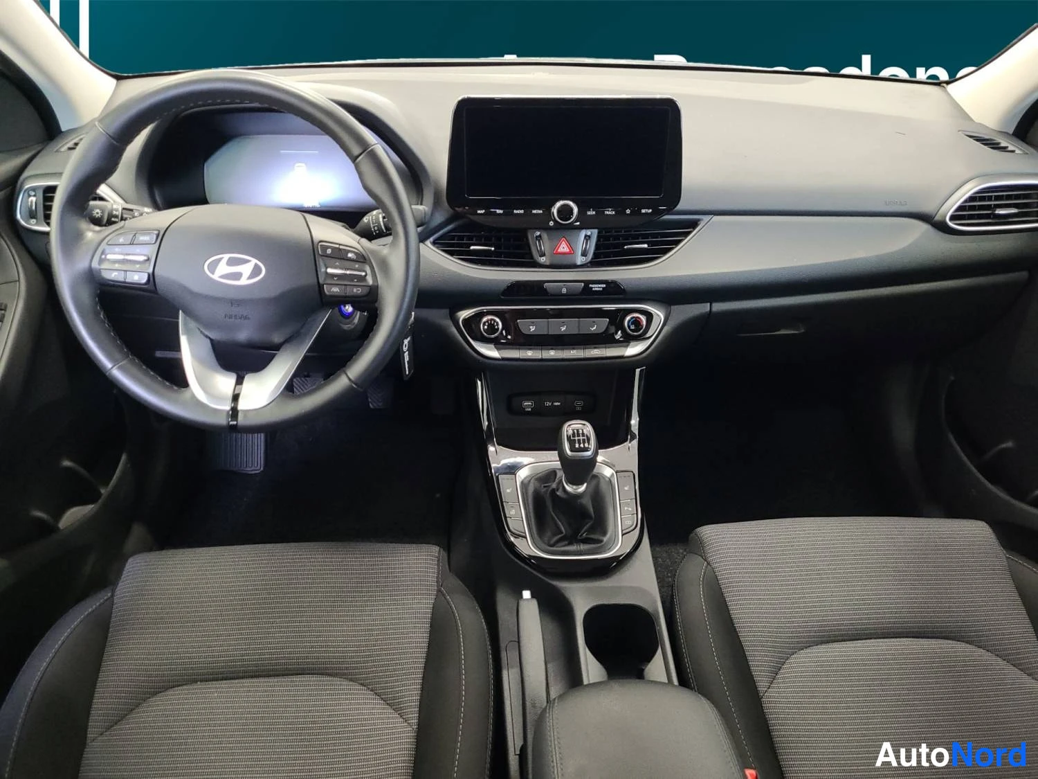 Harmaa Hyundai I30 2025, ohjaamo, kuva 11