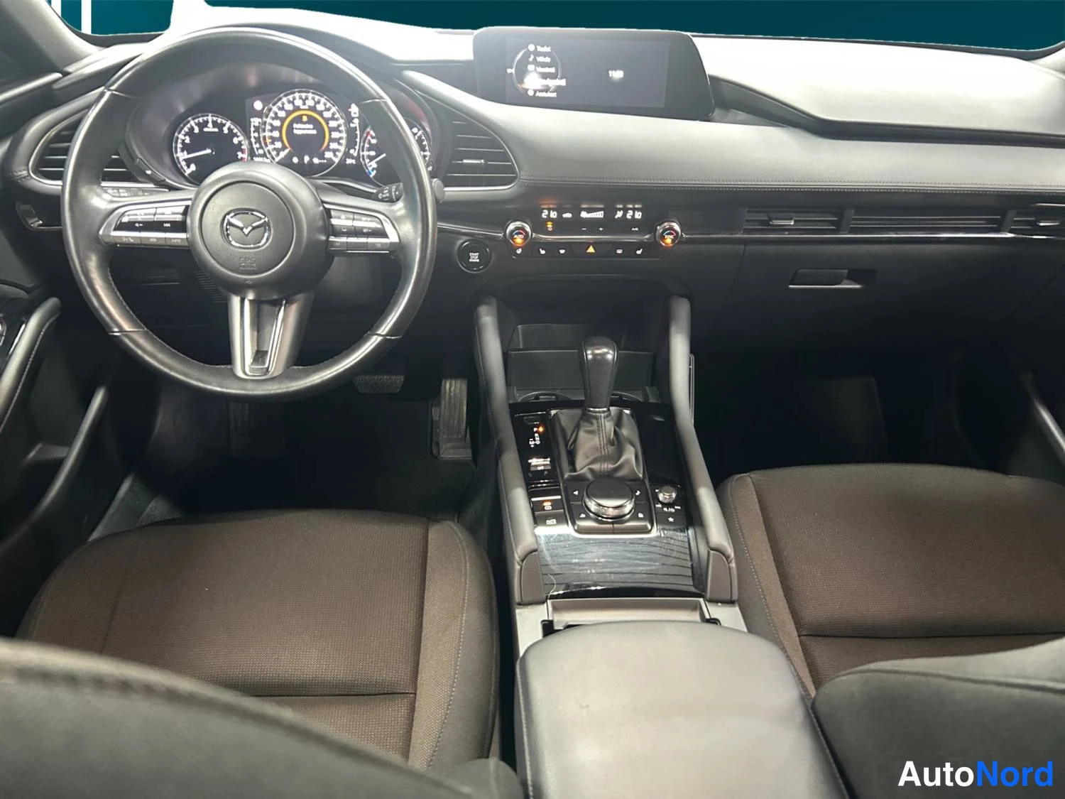 Harmaa Mazda Mazda3 2023, kuva 11