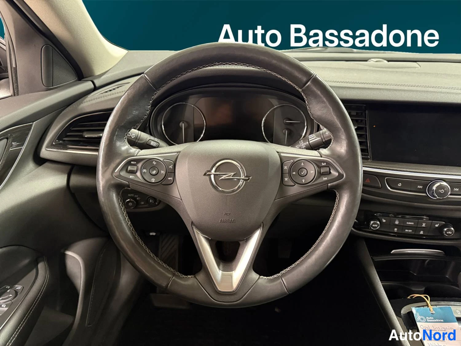 Valkoinen Opel Insignia Grand Sport 2022, kuva 13