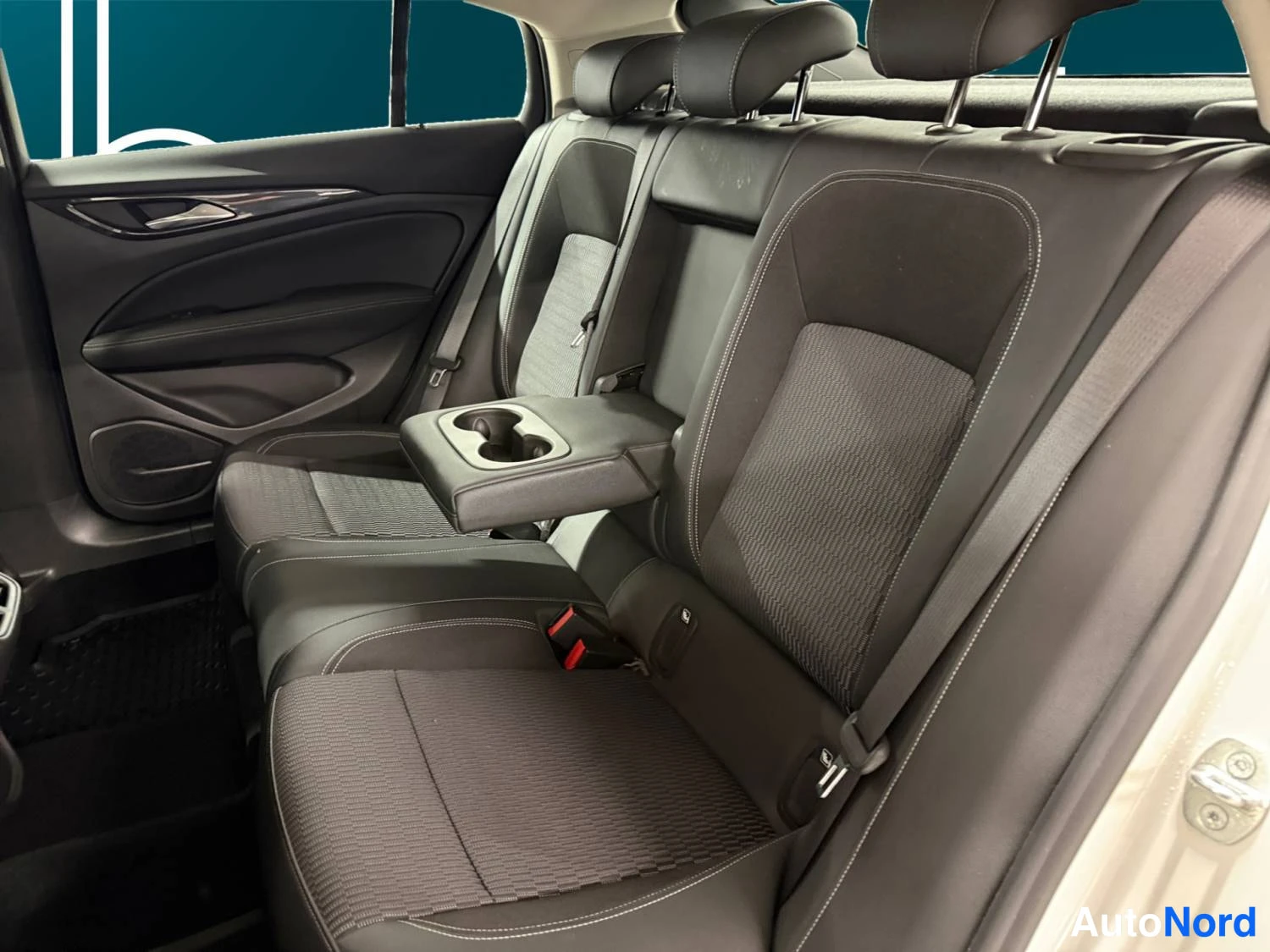 Valkoinen Opel Insignia Grand Sport 2022, kuva 14