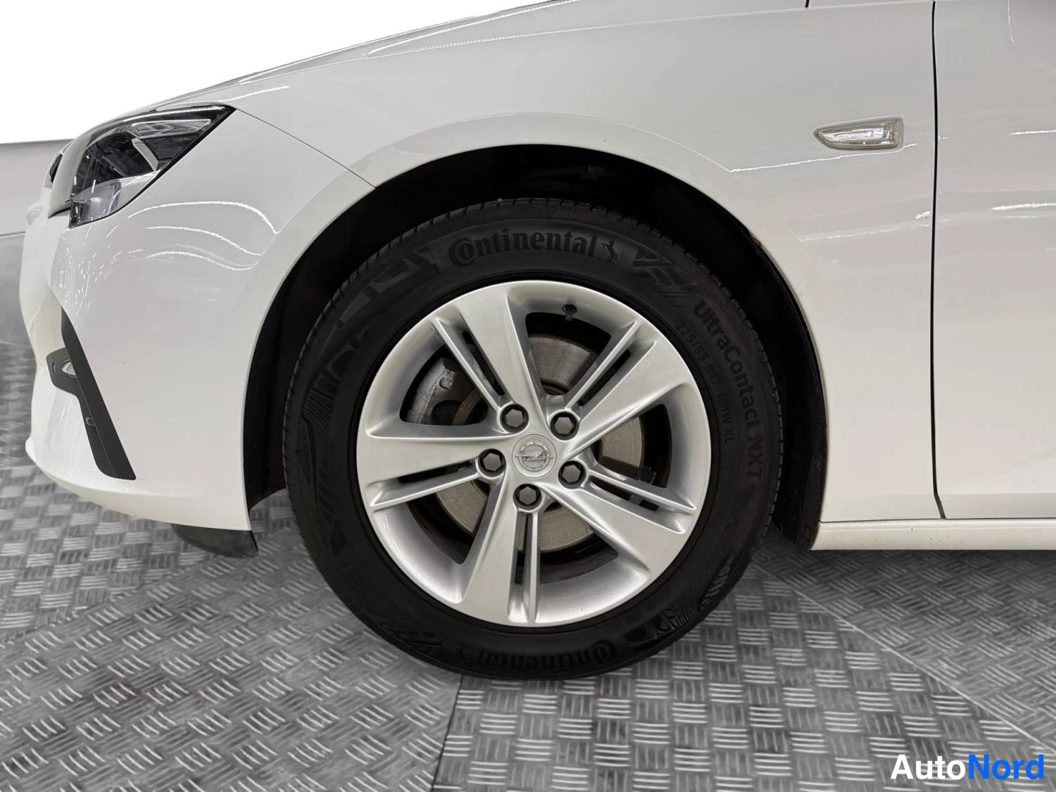 Valkoinen Opel Insignia Grand Sport 2022, etuviisto, keula vasemmalle, kuva 2