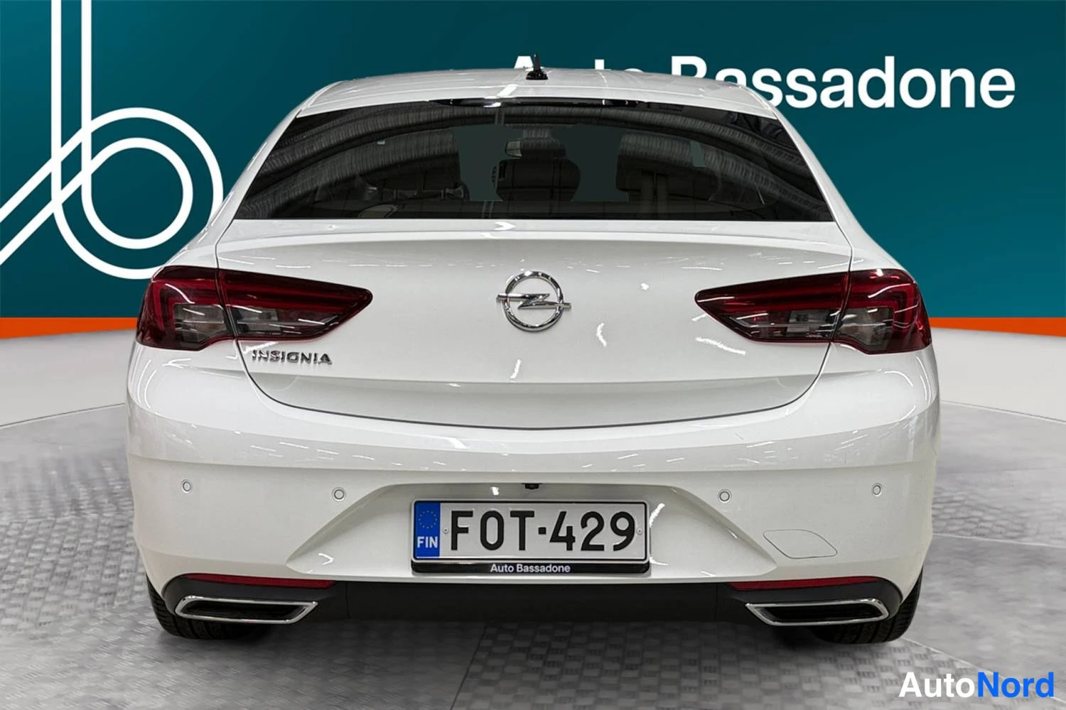 Valkoinen Opel Insignia Grand Sport 2022, takaa, kuva 9
