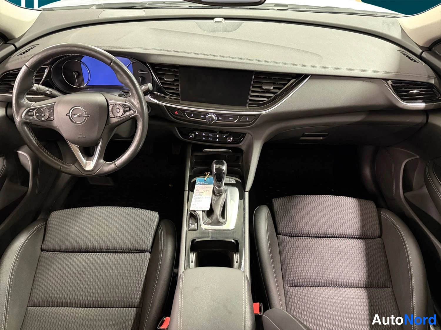 Valkoinen Opel Insignia Grand Sport 2022, kuva 11