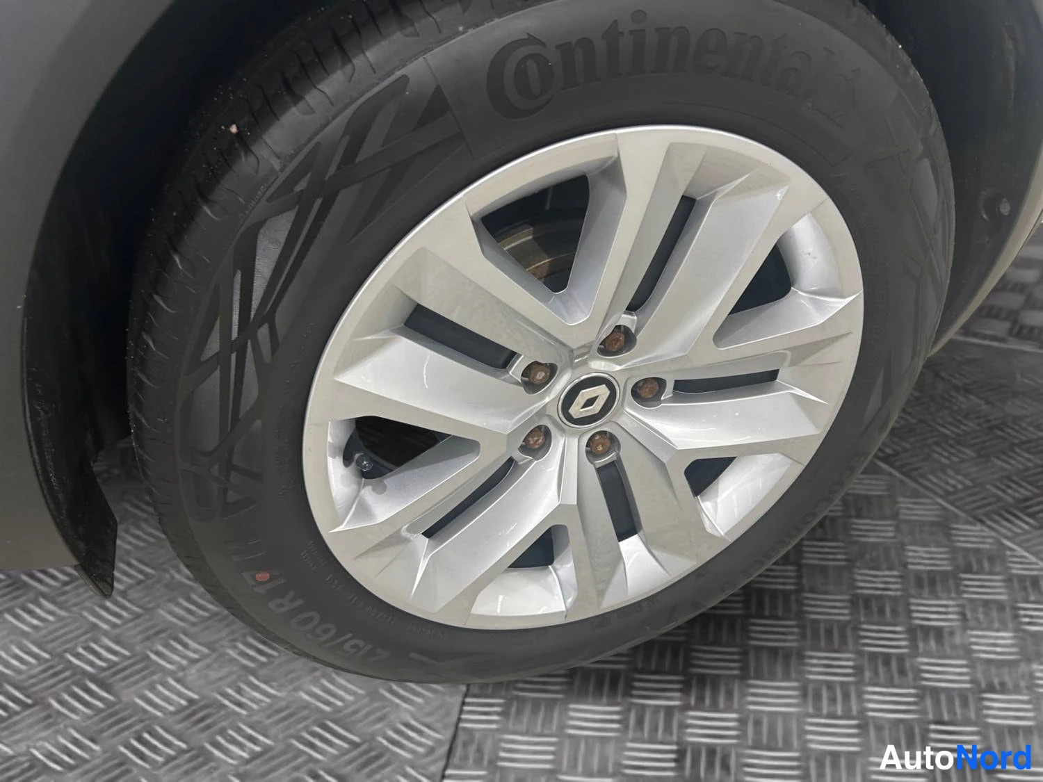 Valkoinen Renault Captur 2022, yksityiskohta, kuva 14