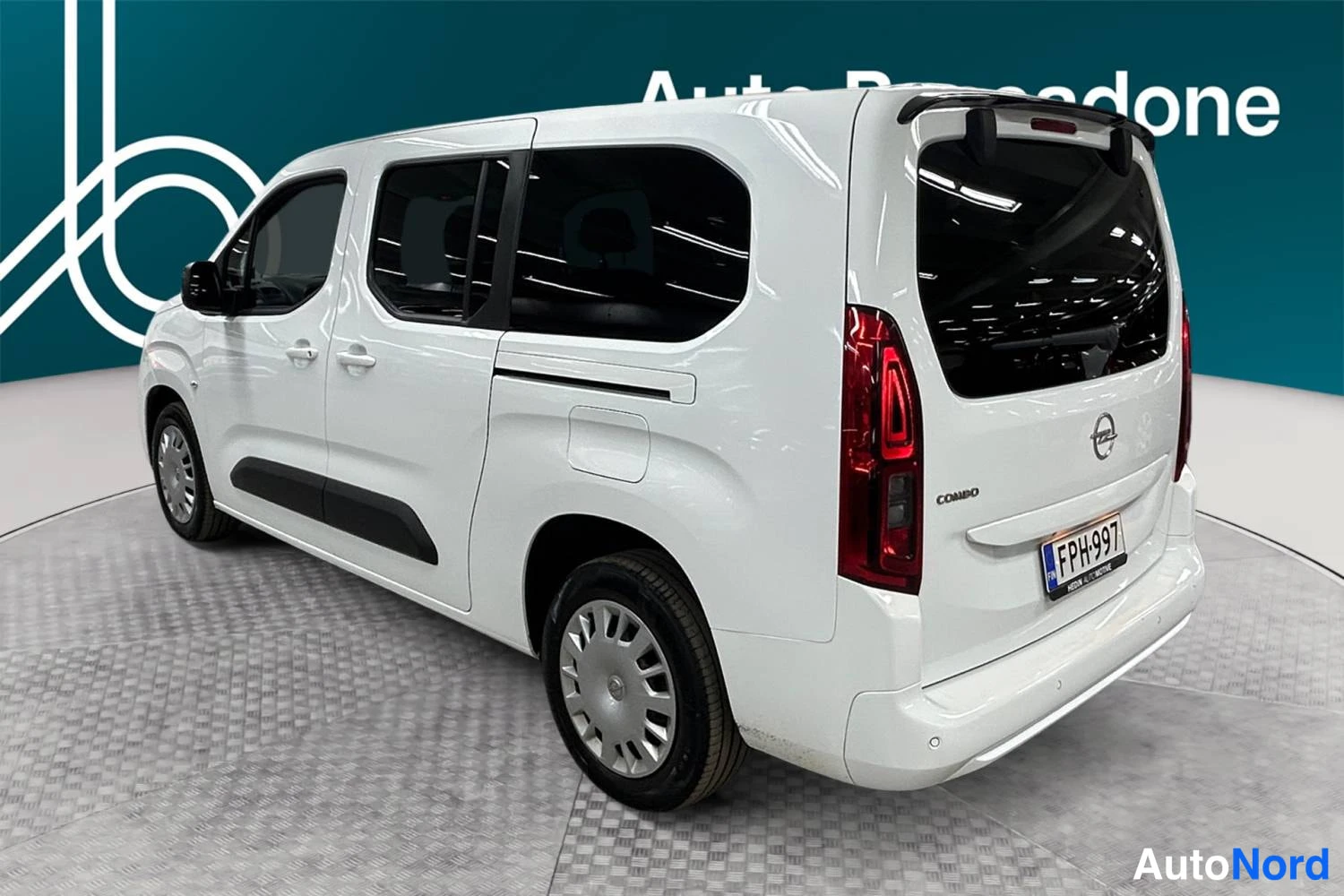 Valkoinen Opel Combo Life 2022, takaviisto, kuva 7
