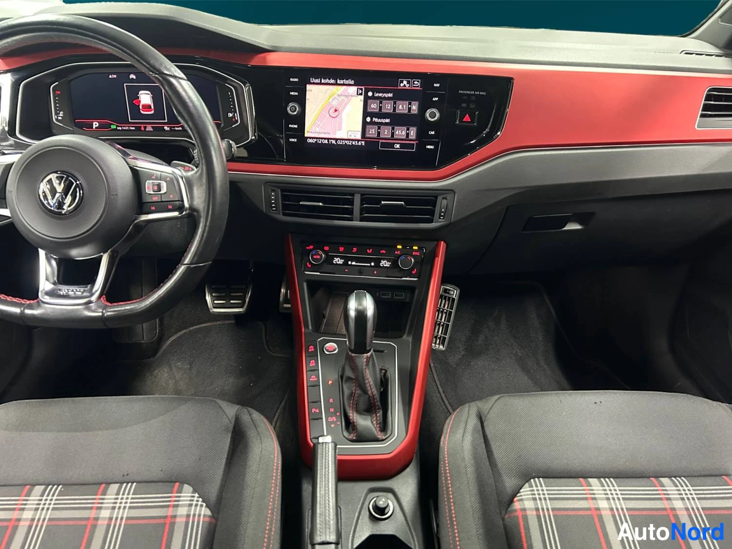 Sininen Volkswagen Polo GTI 2020, kuva 12