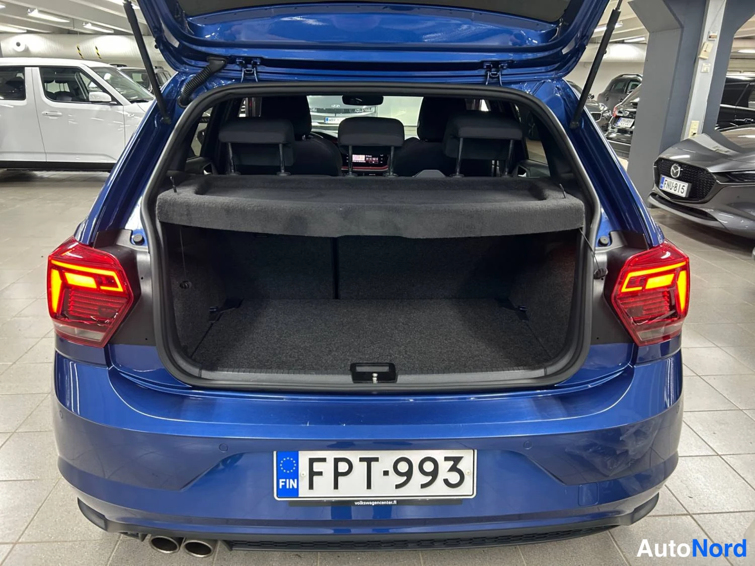Sininen Volkswagen Polo GTI 2020, takaa, kuva 9