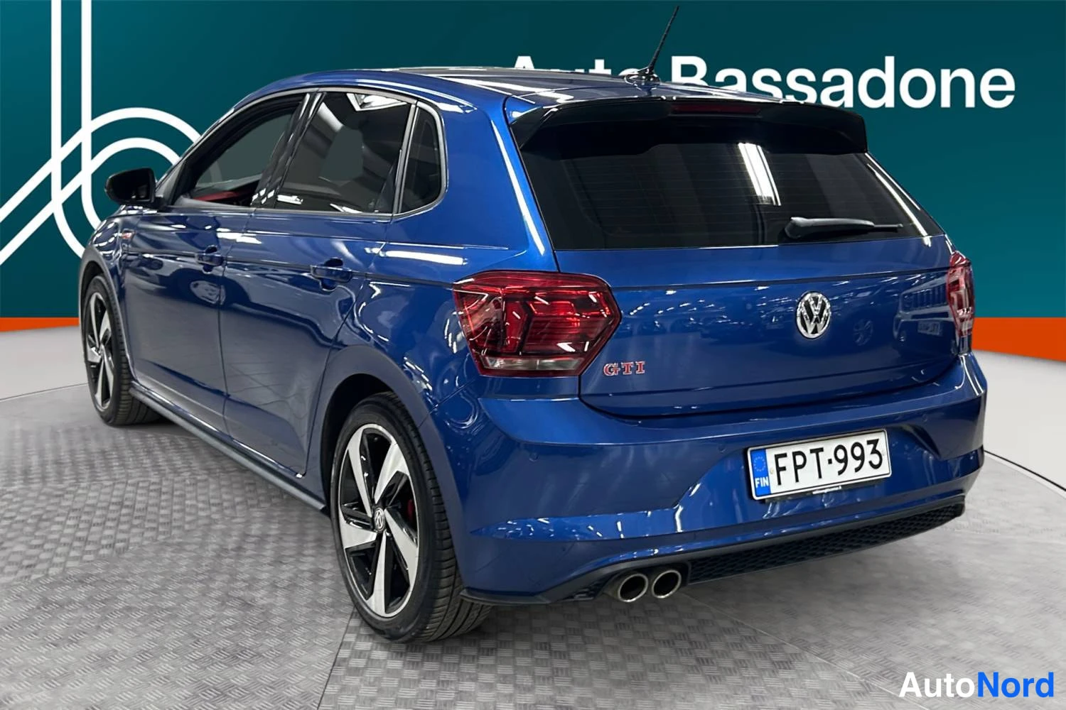 Sininen Volkswagen Polo GTI 2020, takaviisto, kuva 6