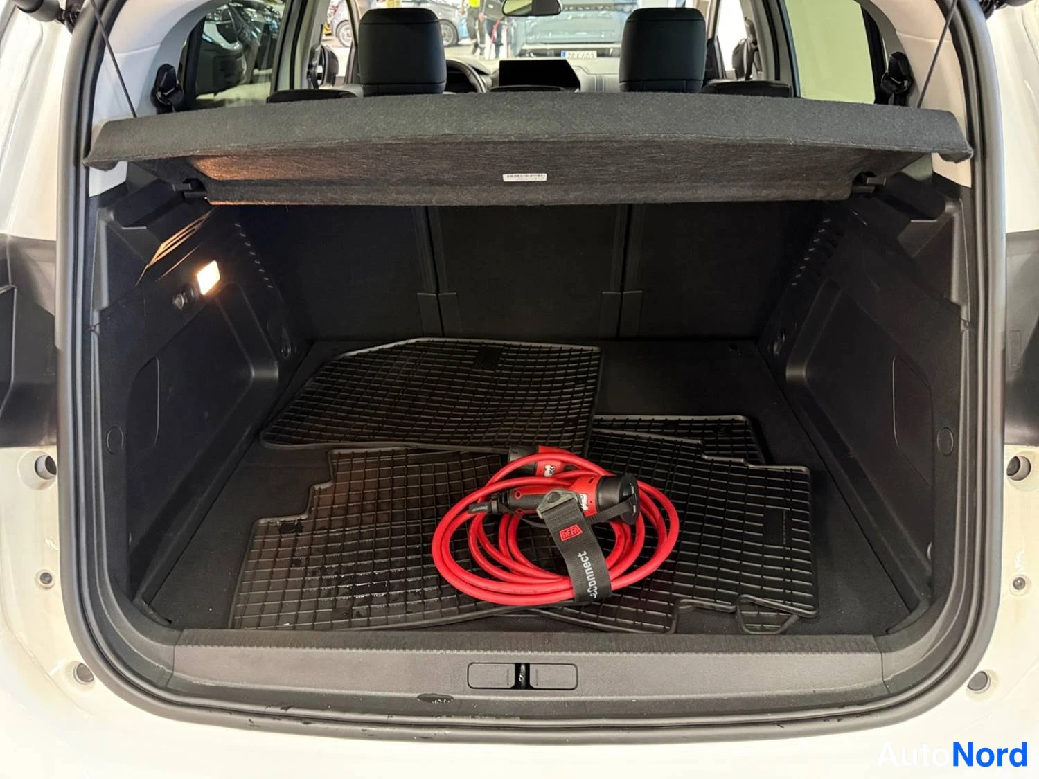 Valkoinen Citroen C5 aircross 2023, kuva 16